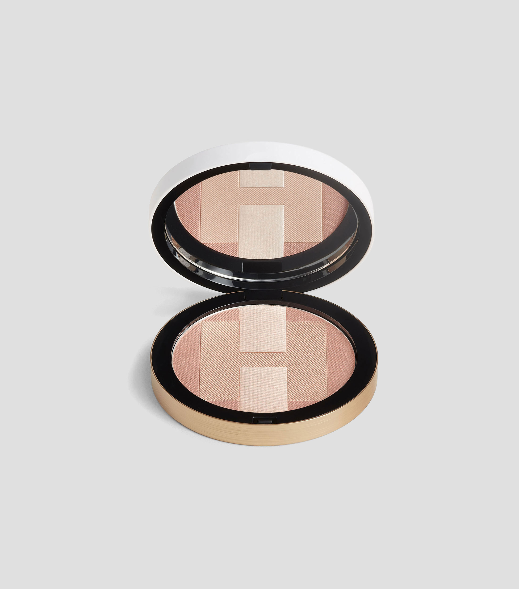 Her Plein Air Iridescent Min Pow